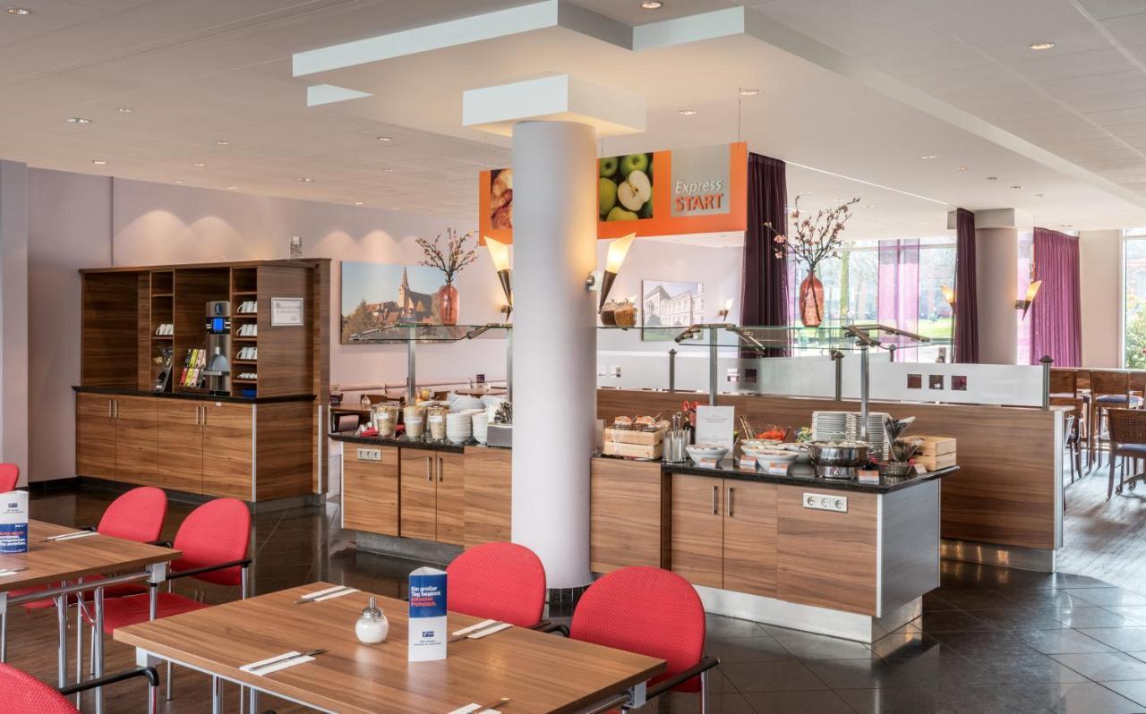 Holiday Inn Express Essen - City Centre ภายนอก รูปภาพ